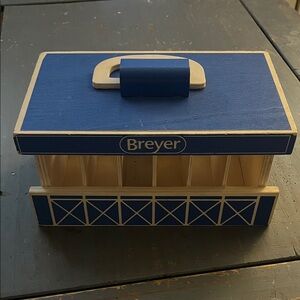 Breyer Horses Farms Wooden Stable